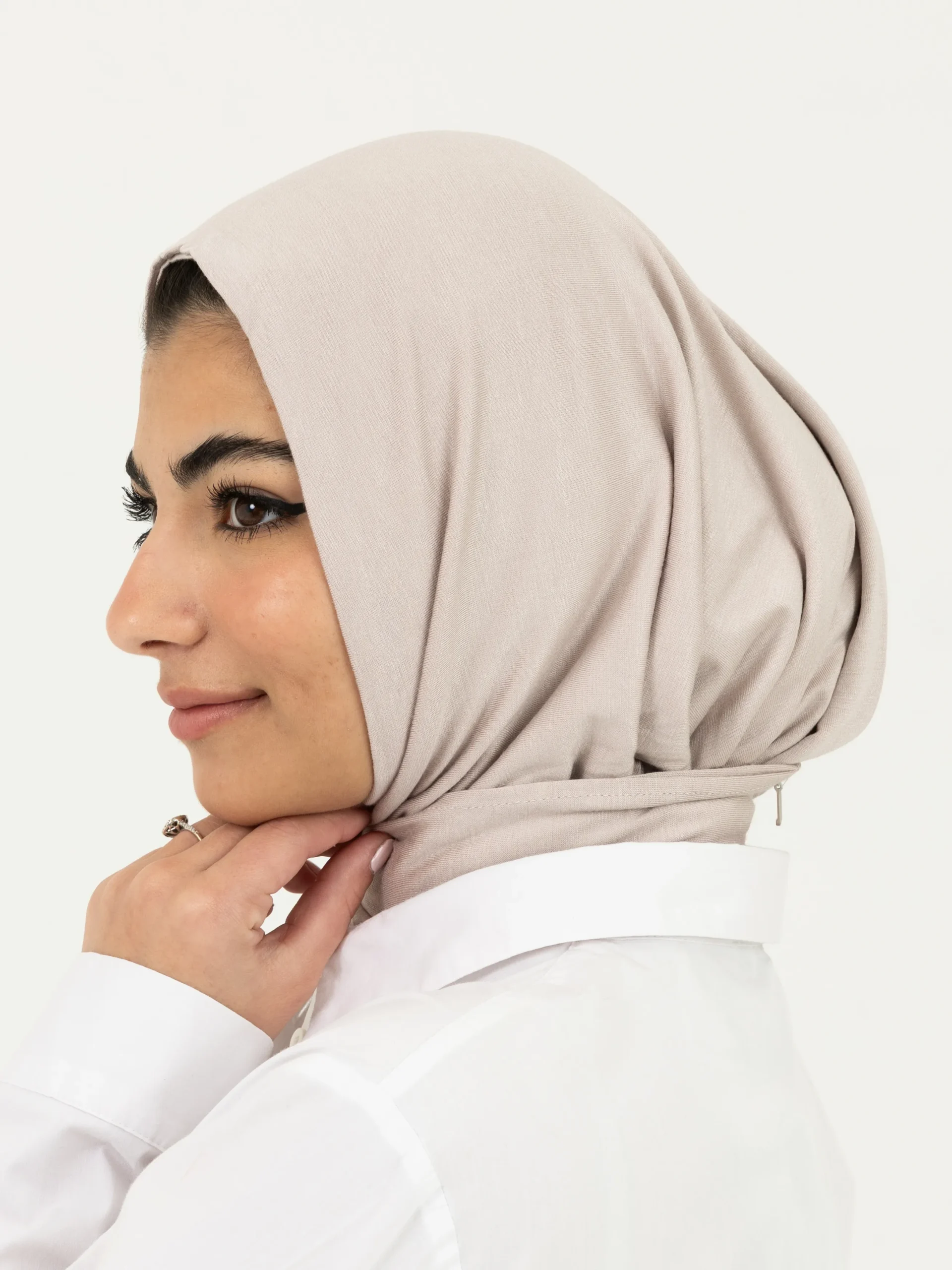 Easy Hijab With Blouse - Image 9